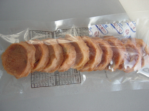 Chicken jerky chips with sesame