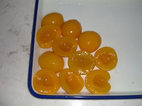 Canned yellow peach